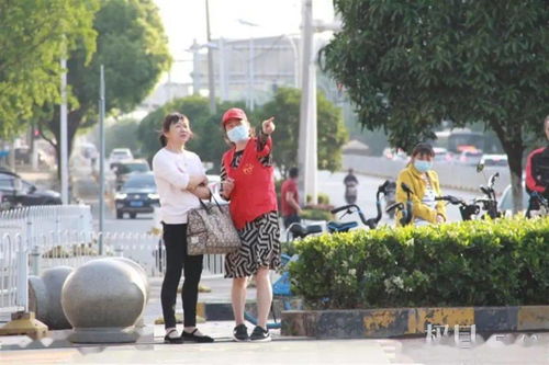 红马甲 遍及武汉大街小巷,青年志愿者绘就江城最美风景